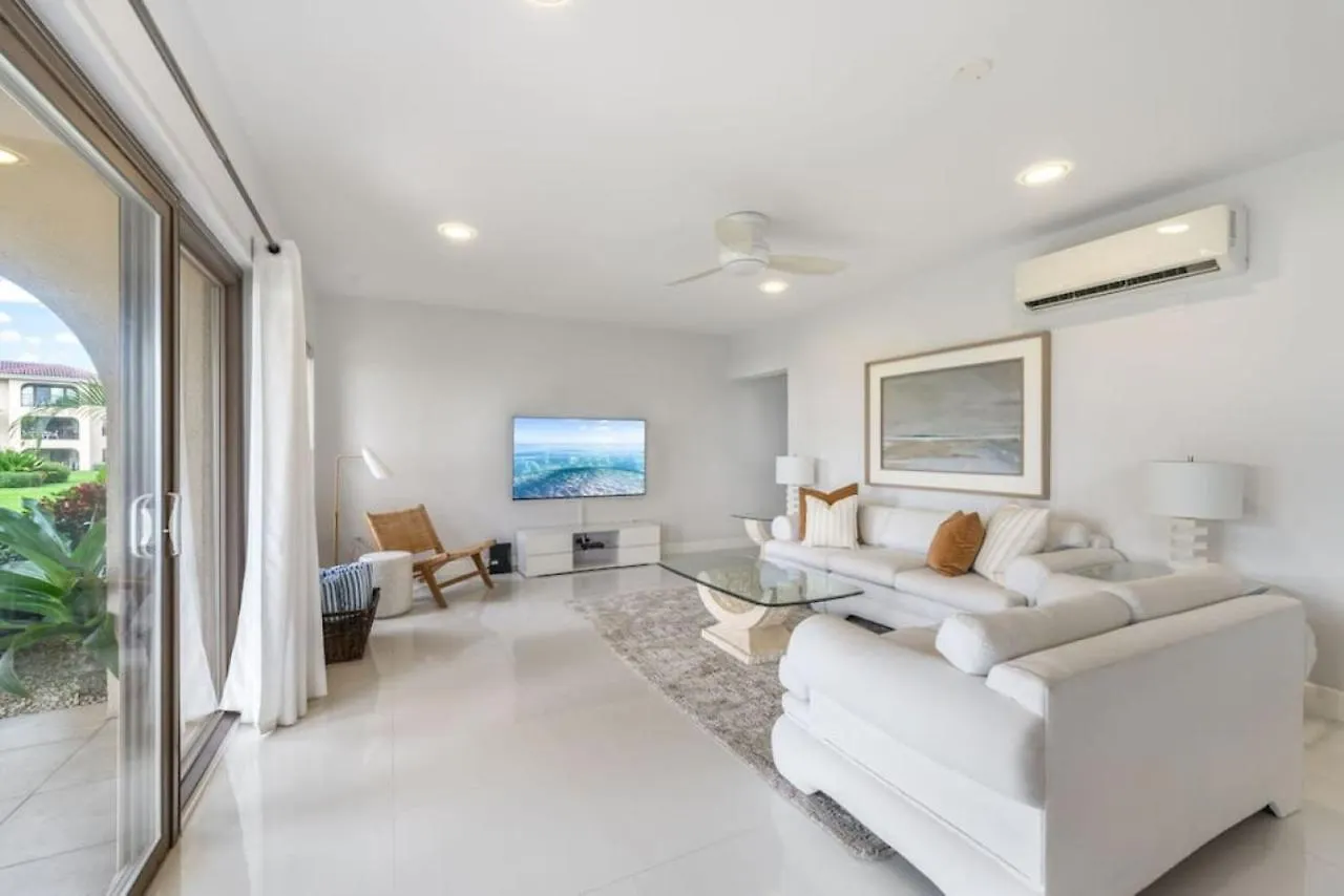 Apartment George Town Villas #117