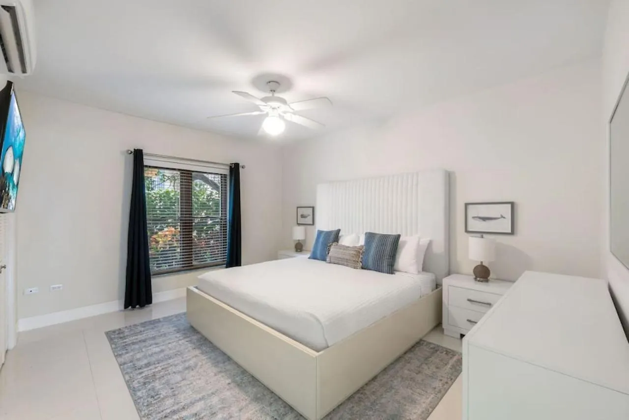 Apartment George Town Villas #117